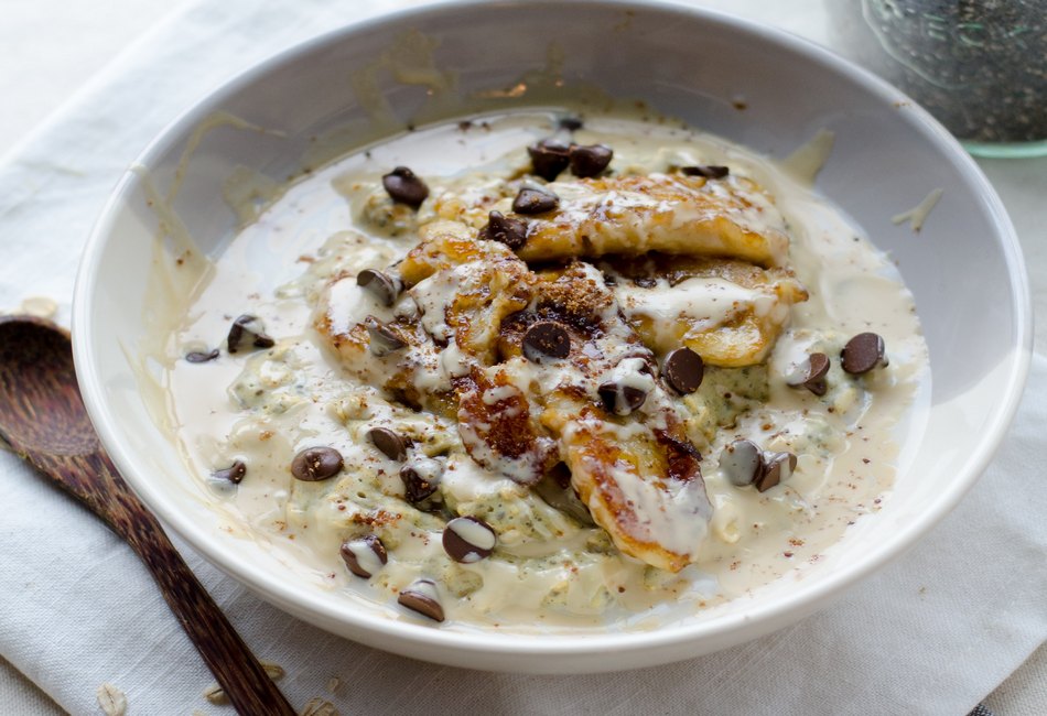 Healthy overnight oats recipe. clean + conscious