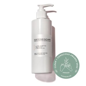 QED Skincare Cleansing Oil Clean + Conscious Awards 2022