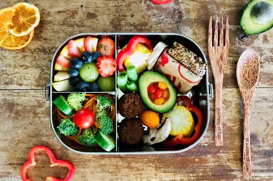 The Healthy lunchbox. Clean + Conscious